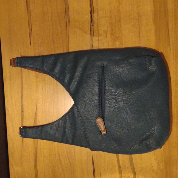 GAL teal  5 pocket faux leather‎ shoulder bag with brown adjustable strap - Picture 7 of 8